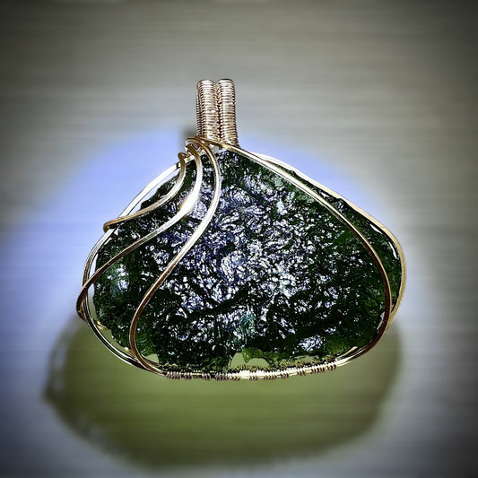 12.93g Gold/Moldavite pendant