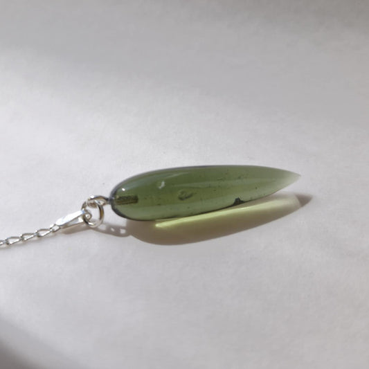 2.4g Light Pendulum – Hand-Carved by Pavlína Čambalová