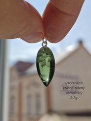 Beautiful Green Pendulum (1.7g) Forget-Me-Not Motif