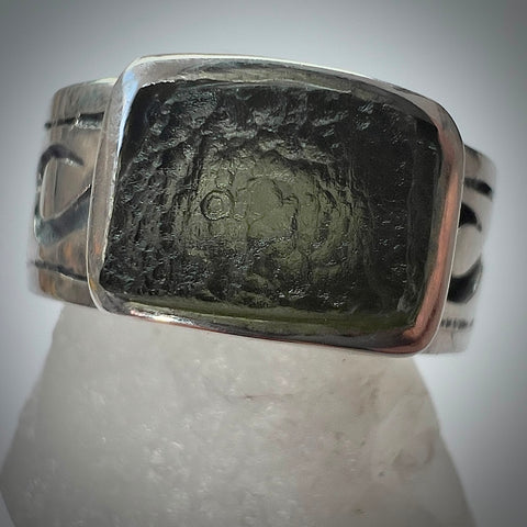 Moldavite Ring in Sterling Silver – Size 8 | 0.8g | Chlum