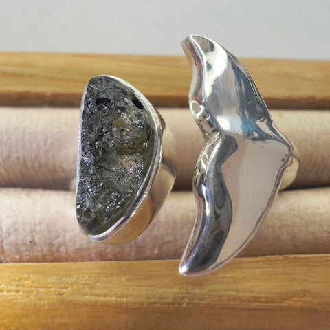 Sterling Silver Moldavite Whale Ring - Size 5.5 | 0.35g | Chlum