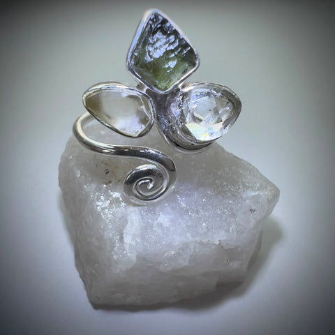 Sterling Silver Moldavite Ring with Herkimer Diamond & LDG Size 8 | 0.3g | Chlum
