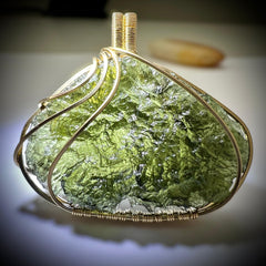 12.93g Gold/Moldavite pendant