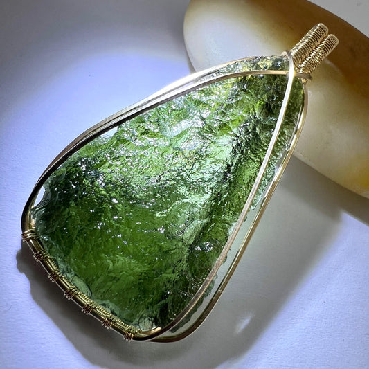 11.48g Gold/Moldavite pendant