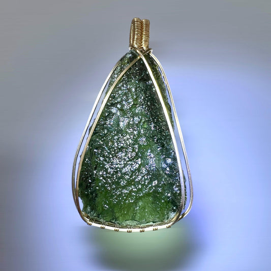 11.48g Gold/Moldavite pendant