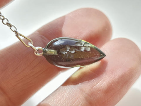 1.7g Light Green Moldavite Pendulum – Trebanice | Forget-Me-Not Flower Design by Pavlína Cambalová (Copy)