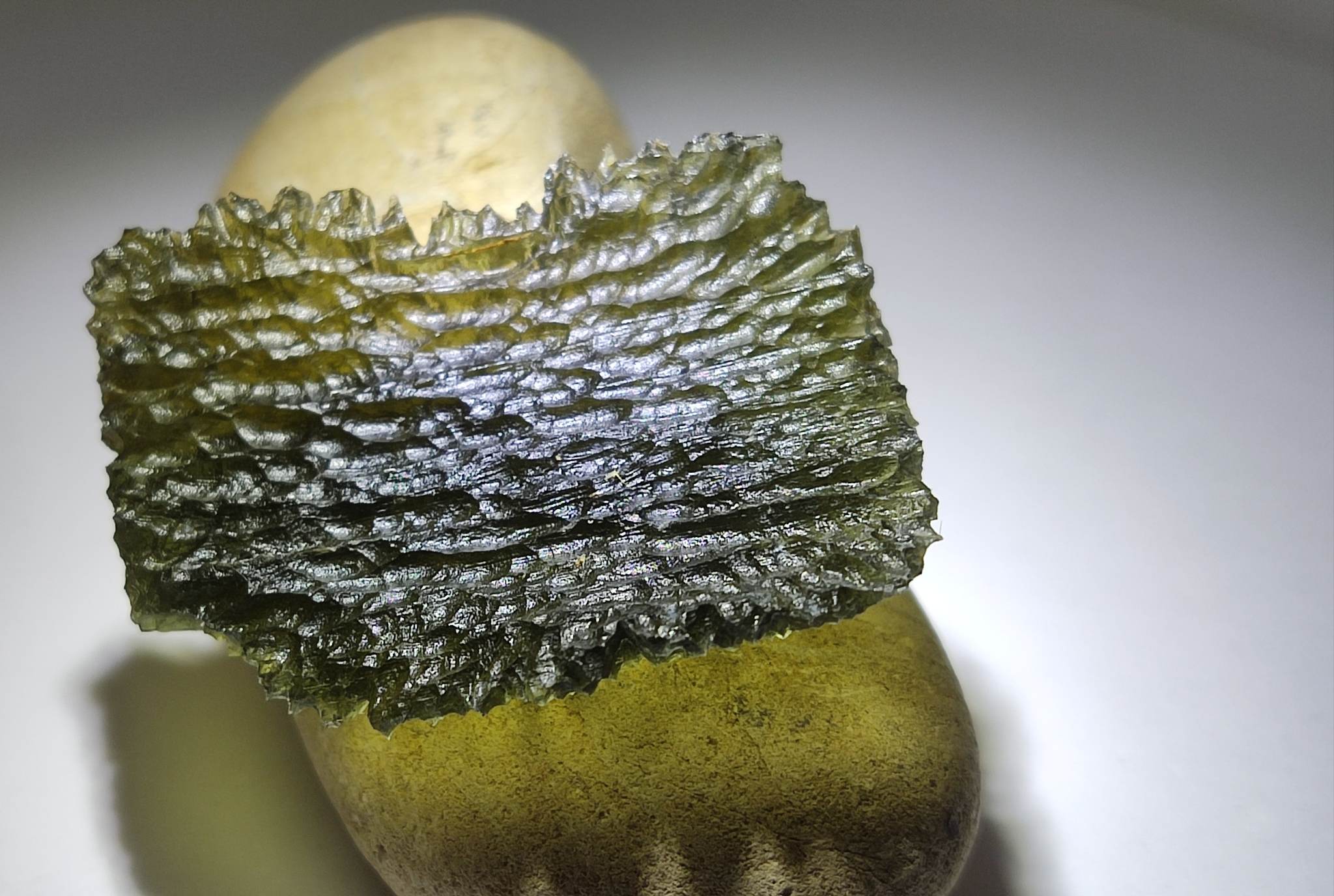 moldavite gemstone benefits